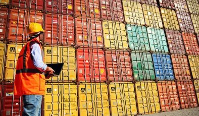 İhracat arttı, ithalat azaldı