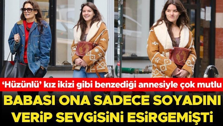 Ünlü babası ona soyadından başka bir şey vermemişti… ‘Hüzünlü’ kız ikizi gibi benzediği annesiyle büyüyüp yetişkinliğe adım attı