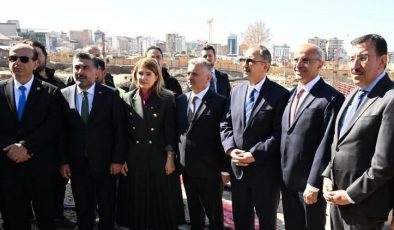 Bakan Özhaseki açıkladı: Malatya’nın çarşısı 1 seneye ayağa kalkacak