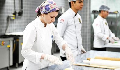 Gençlere mutfakta gelecek sunan proje