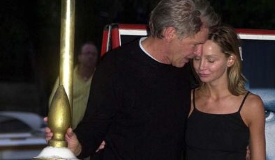 Kalpleri hala aynı heyecanla çarpıyor… ‘Bu şehvet düşkünü yaşlı adamın burada ne işi var diye düşünmüştüm’