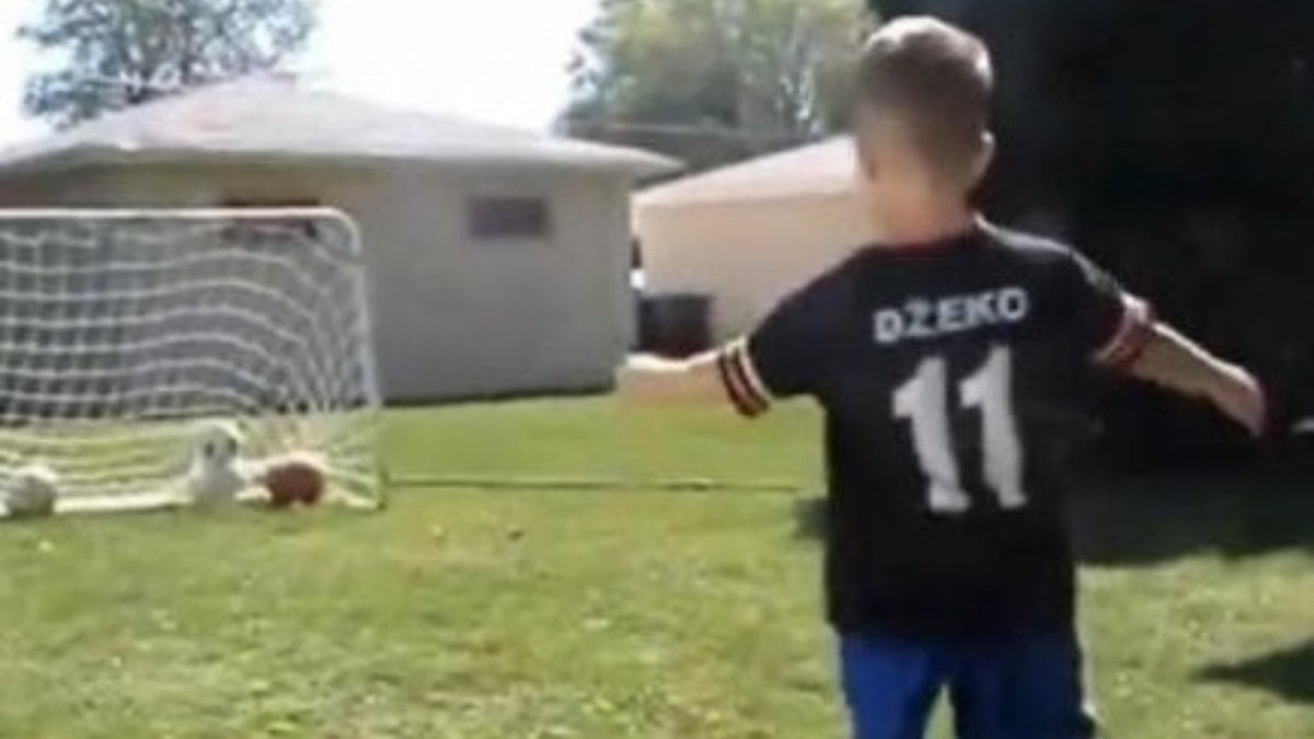 Esmir Bajraktarevic, hayranı olduğu Edin Dzeko’ya asist yaptı