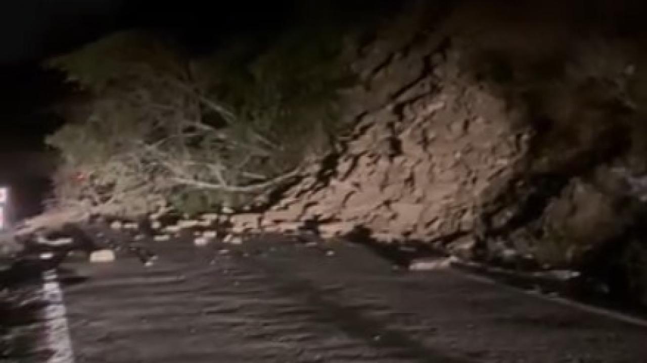 Cide-Doğanyurt yolu ulaşıma kapandı