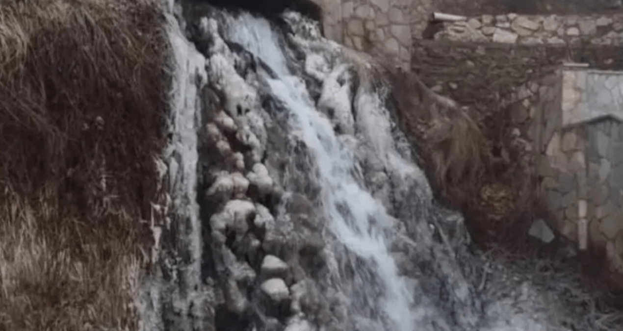 Komşuda şelale donduran soğuklar