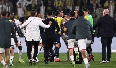 Fenerbahçe Maçında Ortalık Karıştı